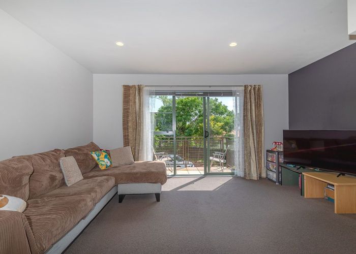  at 70/42 Holly Street, Avondale, Auckland