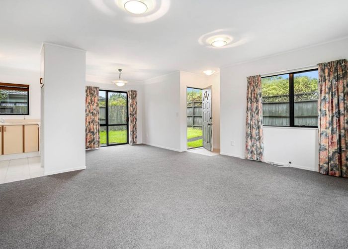  at 1/77 Hutchinson Avenue, New Lynn, Waitakere City, Auckland