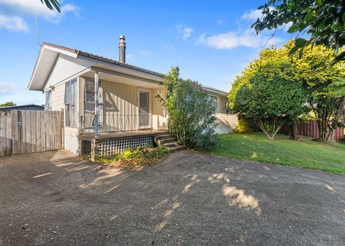  at 64 Sunlands Drive, Manurewa, Manukau City, Auckland
