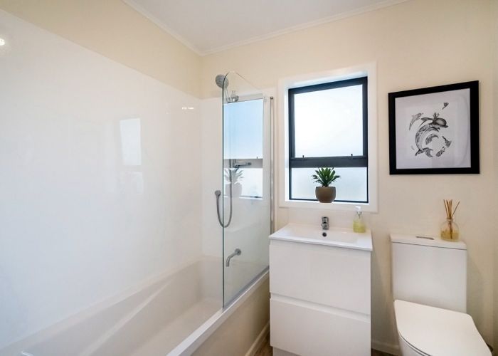  at 539 Glenfield Road, Glenfield, North Shore City, Auckland