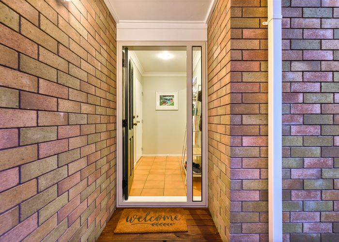  at 16 Sunny Dale, Western Heights, Hamilton