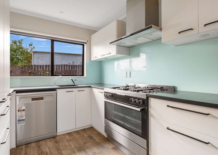  at 2/17 Mcdougall Street, Manurewa East, Manukau City, Auckland