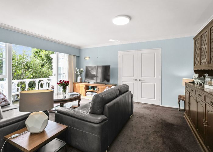  at 1/6 Mahuta Grove, Northcote, North Shore City, Auckland