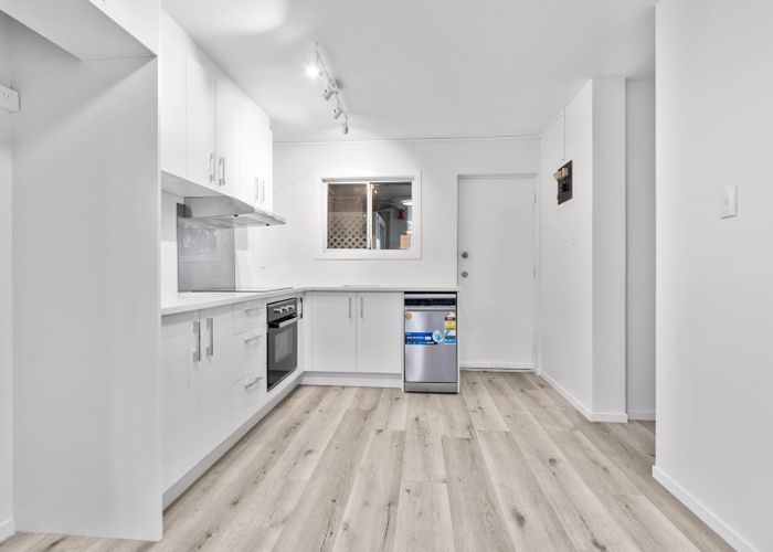  at 106/2 Maungawhau Road, Newmarket, Auckland