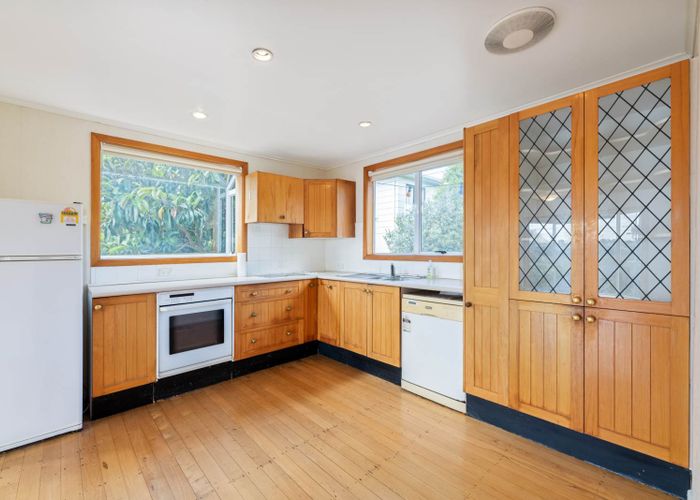  at 92 Beresford Street, Bayswater, Auckland