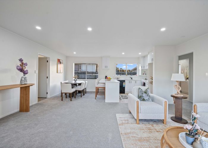  at 2/24 Waimana Road, Conifer Grove, Papakura, Auckland