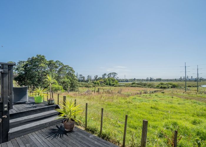  at 2/237 Hepburn Road, Glendene, Auckland