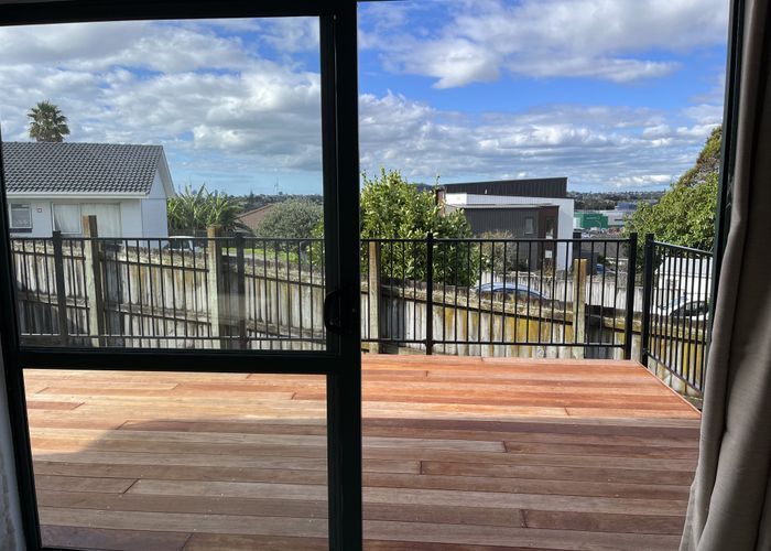  at 2/322 Richardson Rd, Mount Roskill, Auckland City, Auckland