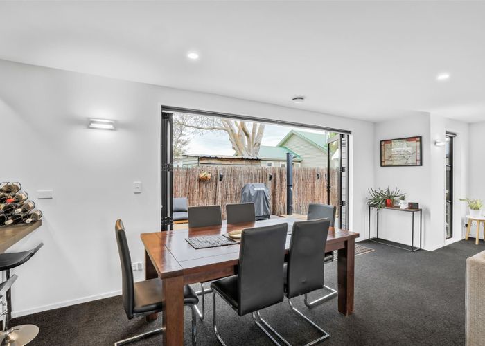  at 2/53 Aorangi Road, Bryndwr, Christchurch