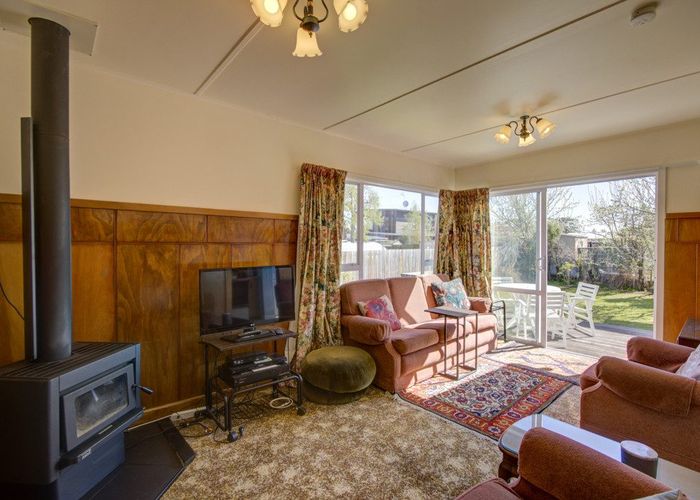  at 14 Broadway Avenue, Waikuku Beach, Waikuku Beach