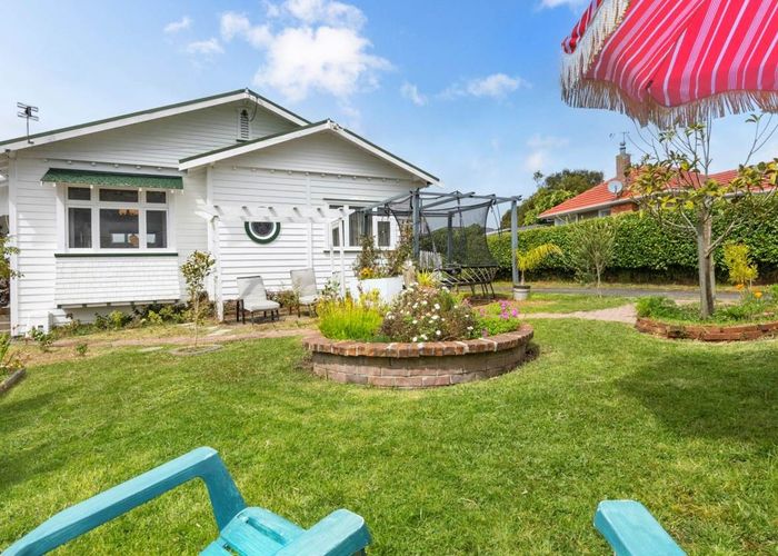 at 33 Koromiko Street, New Lynn, Auckland