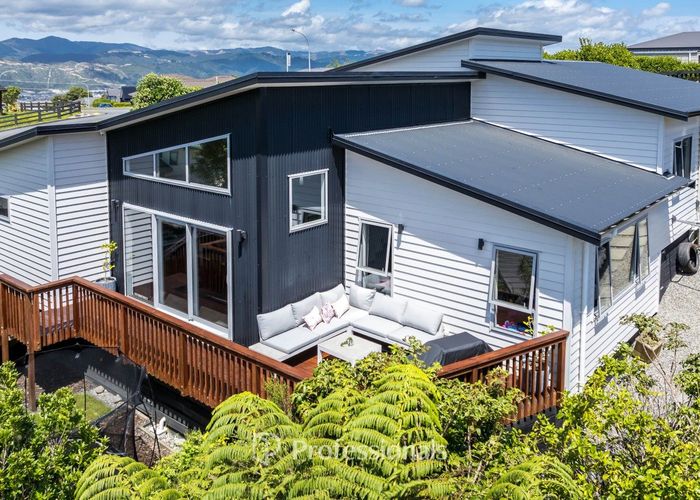  at 111 Kirton Drive, Riverstone Terraces, Upper Hutt, Wellington