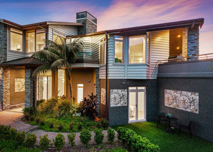  at 1 Centennial Place, Campbells Bay, North Shore City, Auckland