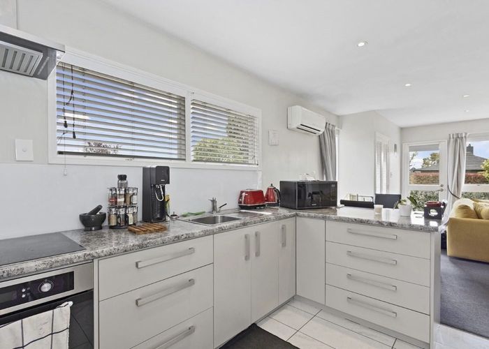  at 2/5 Sarabande Avenue, Redwood, Christchurch City, Canterbury