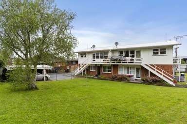  at 4/4A Harris Road, Mount Wellington, Auckland City, Auckland