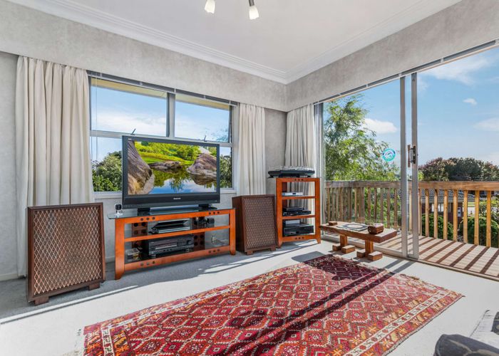  at 2/13 Ashdown place, Papakura, Papakura, Auckland