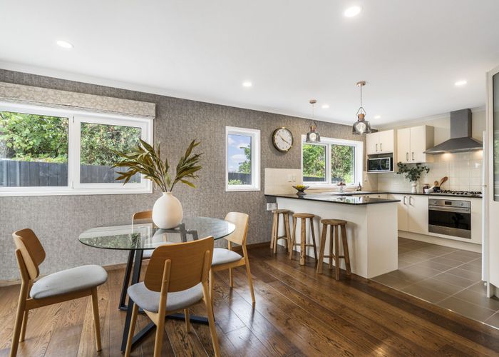  at 2/54 Fairclough Road, Beach Haven, Auckland