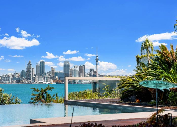  at 10 Marine Terrace, Bayswater, North Shore City, Auckland