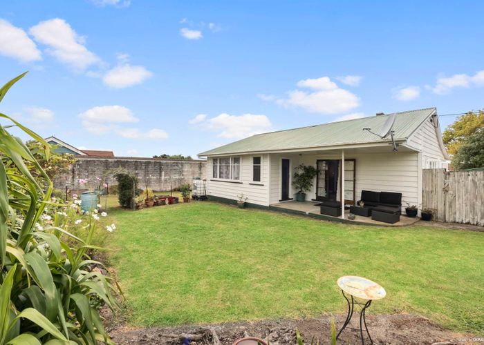  at 112A Woodglen Road, Glen Eden, Auckland