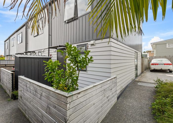  at 3/60 Hepburn Road, Glendene, Waitakere City, Auckland