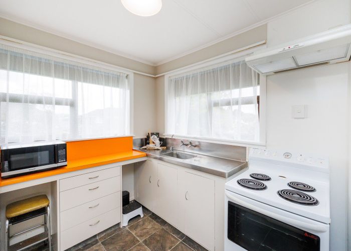  at 9 Bristol Crescent, Roslyn, Palmerston North, Manawatu / Whanganui