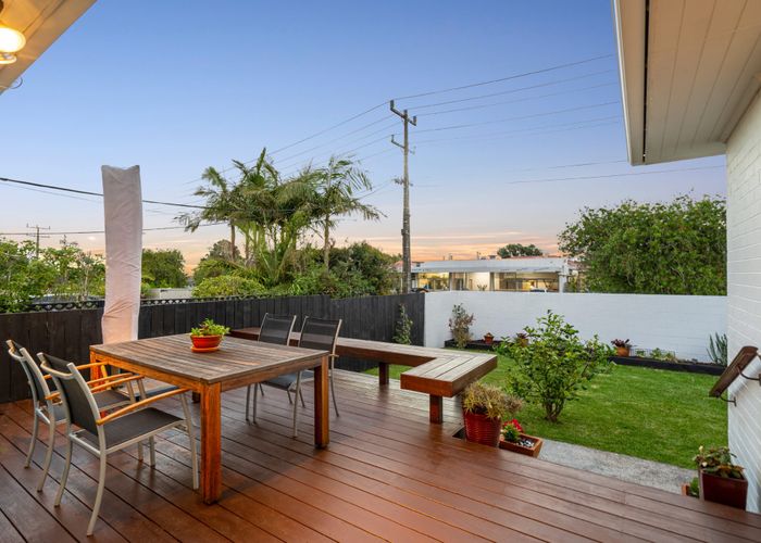  at 1/58 Eversleigh Road, Belmont, Auckland