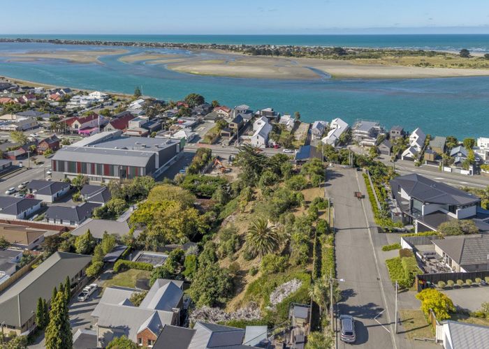  at 4 and 8 Moncks Spur Road, Redcliffs, Christchurch City, Canterbury