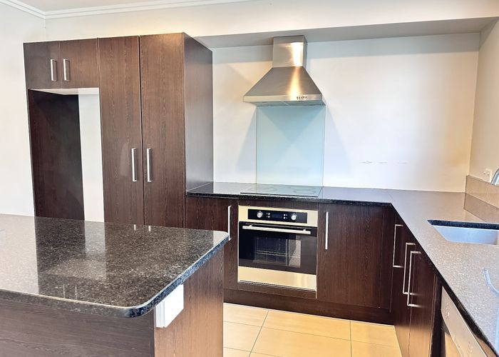  at 182 Flat Bush School Road, Manukau, Manukau City, Auckland