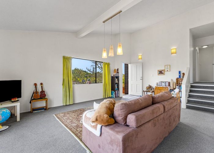  at 2/9A Kitewao Street, Northcote, Auckland