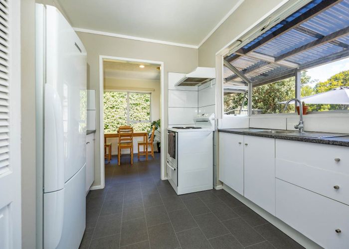  at 2/11 Longreach Drive, Sunnyvale, Waitakere City, Auckland