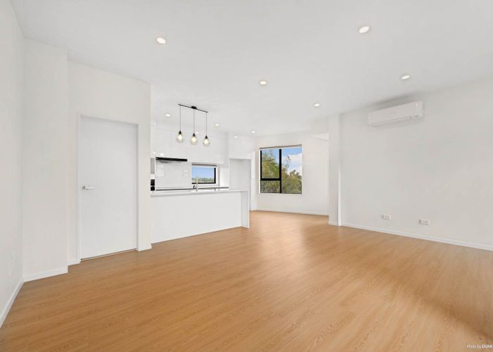  at 24D Tomintoul Place, Highland Park, Manukau City, Auckland