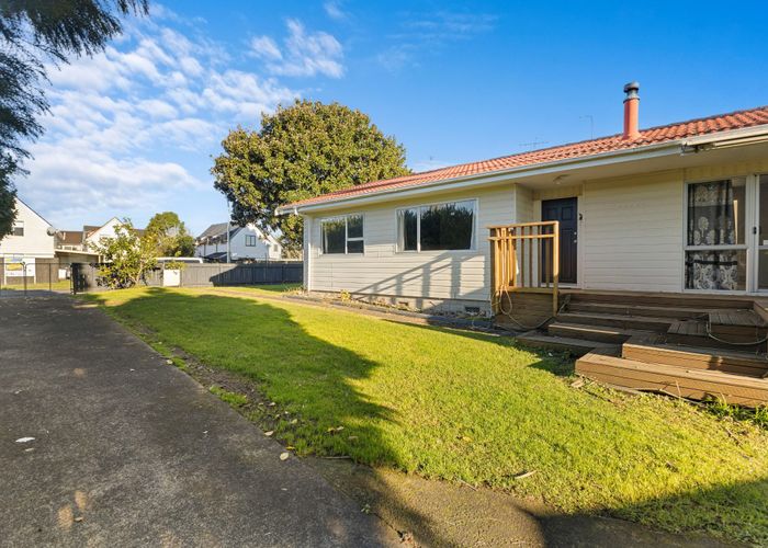  at 44 Challen Close, Conifer Grove, Papakura, Auckland