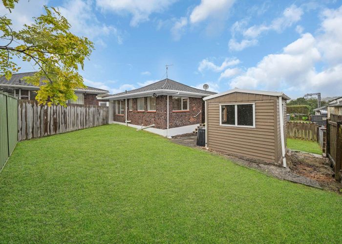  at 17 Faith Bullock Place, New Lynn, Waitakere City, Auckland