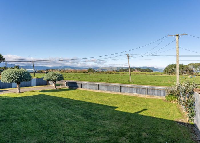  at 2 Kiharoa Street, Otaki Beach, Otaki