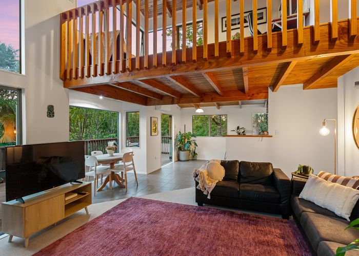  at 183 Laingholm Drive, Laingholm, Waitakere City, Auckland