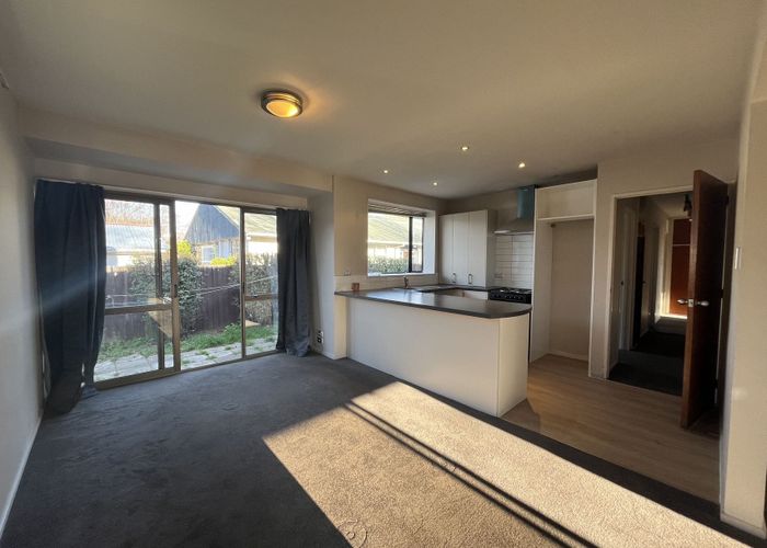  at 2 Lodge Place, Ilam, Christchurch City, Canterbury