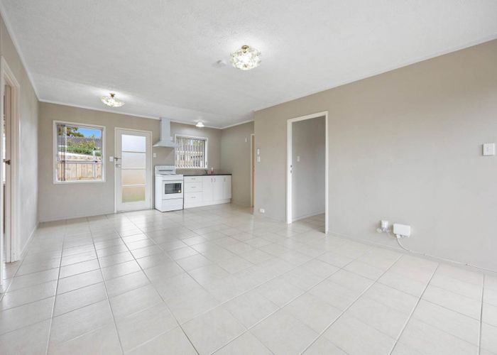  at 2/397 Blockhouse Bay Road, Blockhouse Bay, Auckland