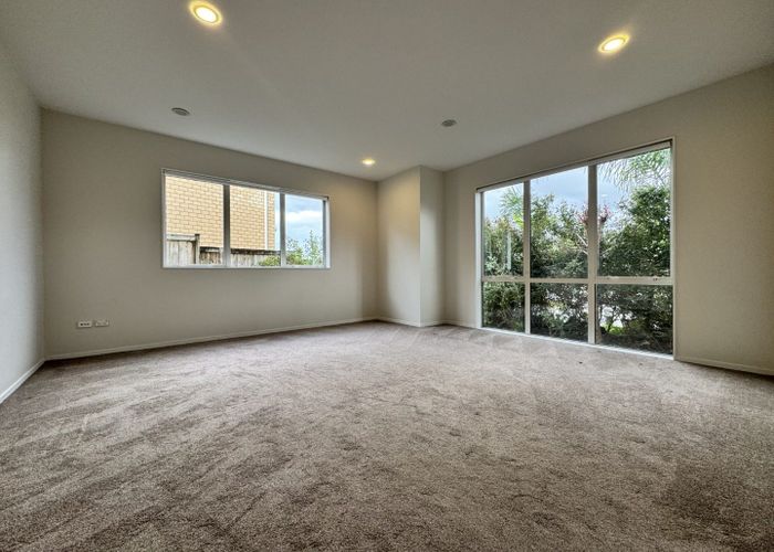  at 39 Travis View Dr--Viewing--On Sat 2nd Aug at 2:20-2:40pm, Albany, North Shore City, Auckland