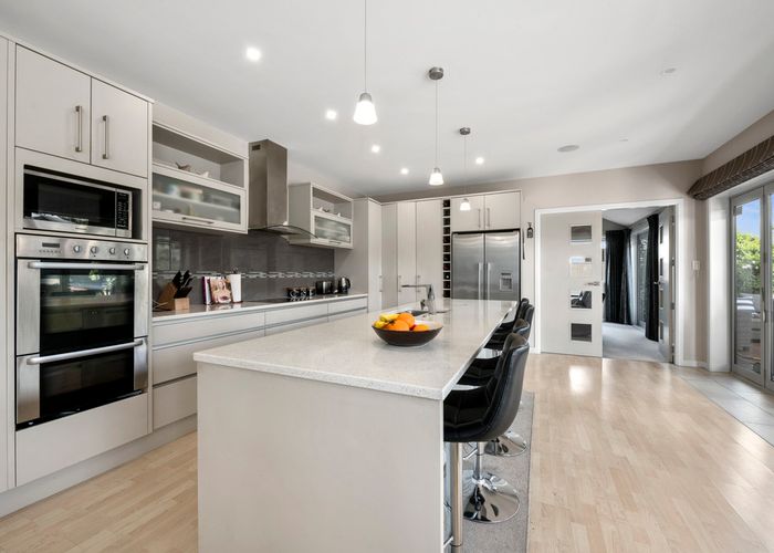  at 42 Heretaunga Square, Silverstream, Upper Hutt