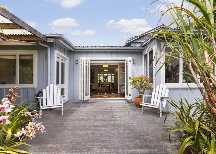  at 1 Westbourne Road, Murrays Bay, North Shore City, Auckland