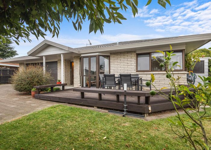  at 11 Conrad Place, Leamington, Cambridge