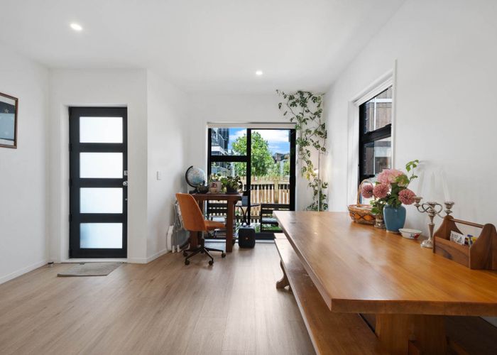  at 58  Rauemi Way, Te Atatu South, Waitakere City, Auckland