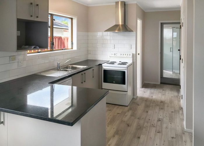  at 2/54 Stanaway Street, Hillcrest, North Shore City, Auckland