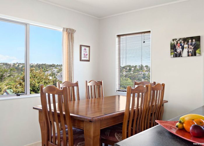  at 2/5 Valecrest Place, Bayview, Auckland