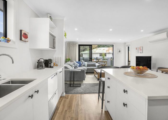  at 2/5 Westminster Road, Wainuiomata, Lower Hutt, Wellington