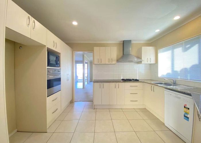  at 16 Shankill Place, East Tamaki, Manukau City, Auckland