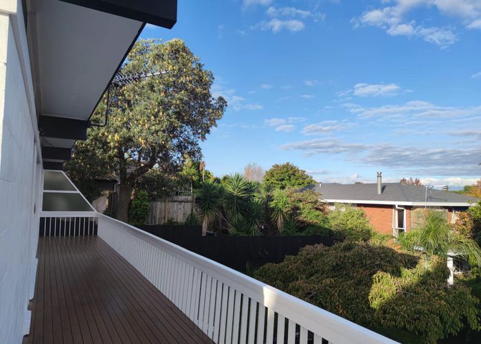  at 60 Chelsea View Dr, Chatswood, North Shore City, Auckland