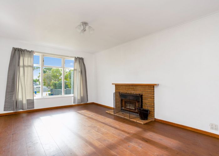  at 2 Porter Avenue, Te Atatu South, Auckland