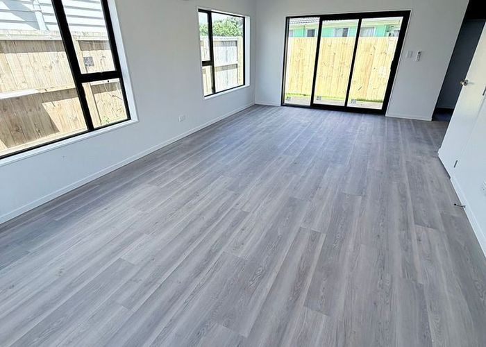  at 8 Sharland Avenue, Manurewa, Manukau City, Auckland