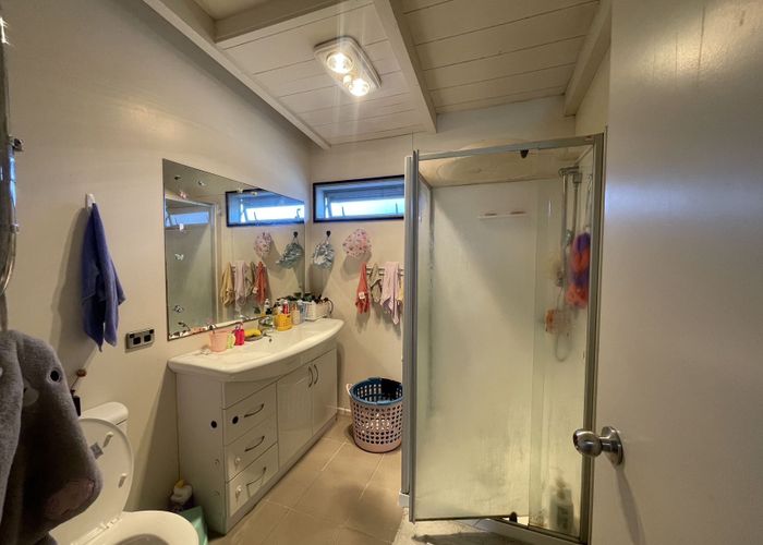 at 10a Jonathan Place, Sunnynook, North Shore City, Auckland